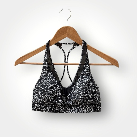 Women’s Lululemon Black and White Mesh Sports Bra! Size 6! - Picture 5 of 6